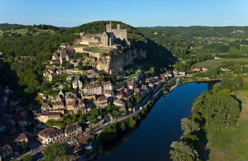 Beynac-et-Cazenac Casa | OREE DU CHATEAU : maison de charme avec piscine chauffée dans Beynac