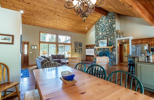 Deer Park Casa | OREG36-Family and Dog Friendly Retreat w. AC