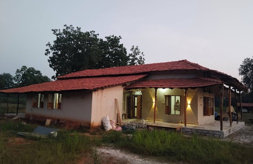 Katni Otro | Organic Farmhouse amidst Bandhawgadh Tiger Reserve