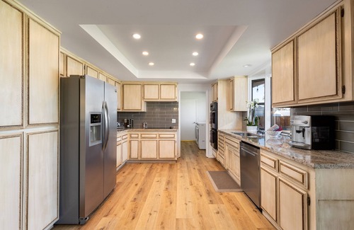 Santa Ynez Casa | Organic Vineyard w/ Bocce & Game Room. Sleeps 8
