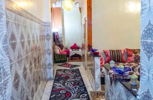 LA GIRONDE Apartamento | Habitación oriental en un apartamento tradicional marroquí