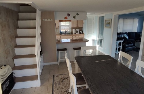 Oriental Cabaña | Oriental Waterfront Cottage on Broad Creek!