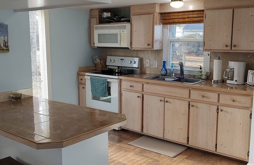 Oriental Cabaña | Oriental Waterfront Cottage on Broad Creek!