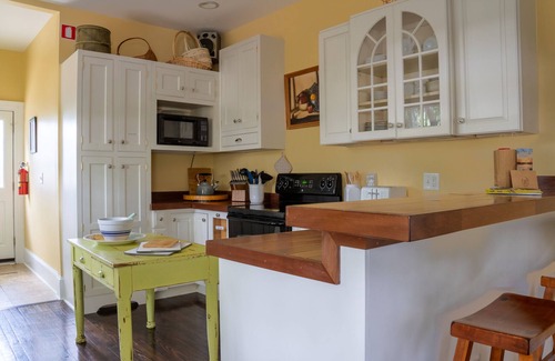 Pigeon Point Cabaña | Original Craftsman Cottage