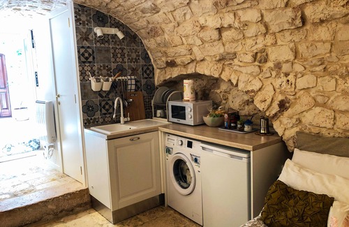 Conversano Apartamento | Original dwelling totally made of stone and finely renovated. Pearl.