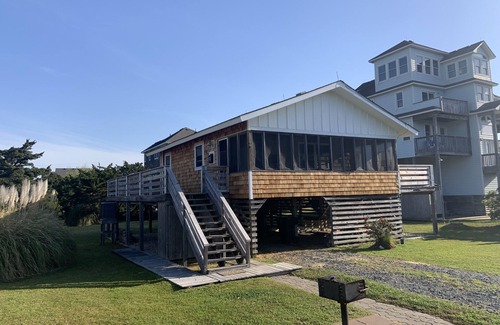 Salvo Cabaña | Original Hatteras Beach Box! Family-owned & loved; flexible check-in/out days!