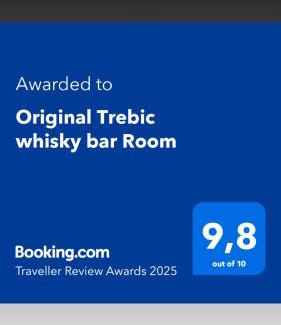 Trebic Apartamento | Original Trebic whisky bar Room