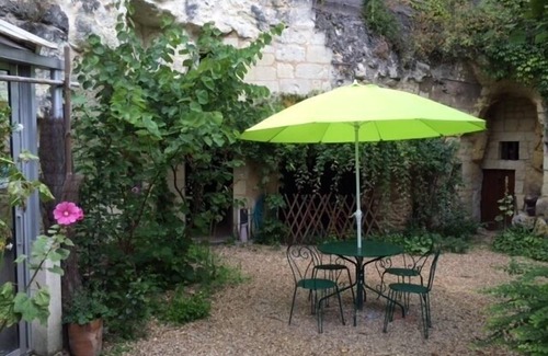 Parnay Casa | Original troglodyte house on the banks of the Loire: Les Troglos Verts