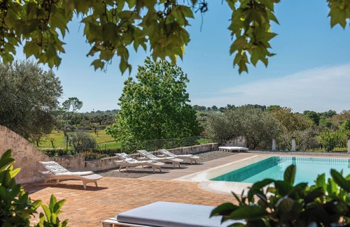 Martina Franca Villa | Original trullo, walking distance to Alberobello (UNESCO) 10m x 5m private pool.