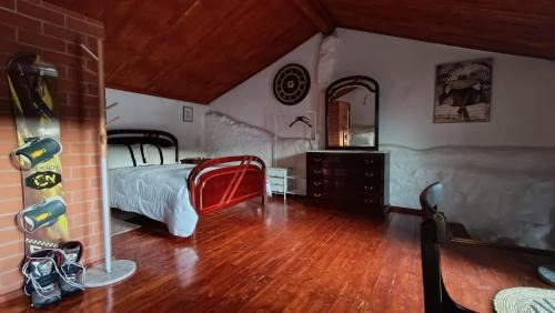 Fundao Chalet De Esquí | Orion Guesthouse Telhado