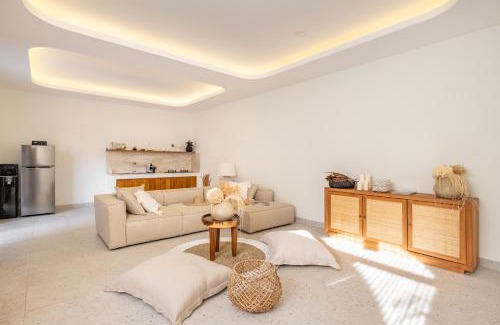 Berawa Casa | OriVista Luxe Boutique Villa in Canggu-Pool Side 2