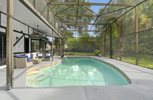St. James Park Casa | Orlando Getaway 6br Retreat W Pool & Fireplace