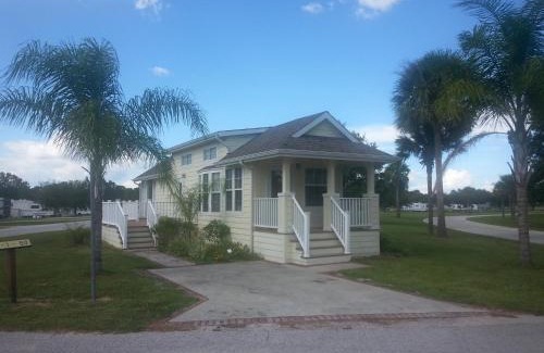 Four Corners Complejo | Orlando RV Resort