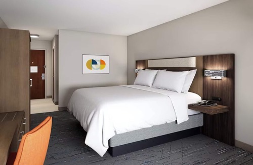 West Kissimmee Hotel | Orlando's Best: 3 Magical Rooms w/ Free Breakfast, Pools & Theme Park Access