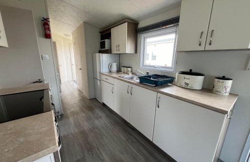 Caister-on-Sea Complejo | Ormesby 8, Haven Holiday Park, Caister - Four Bedroom, sleeps 8, pets welcome - 2 minutes from the beach!