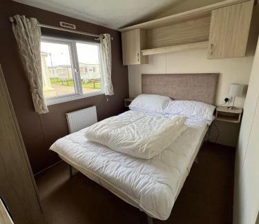 Caister-on-Sea Complejo | Ormesby 8, Haven Holiday Park, Caister - Four Bedroom, sleeps 8, pets welcome - 2 minutes from the beach!