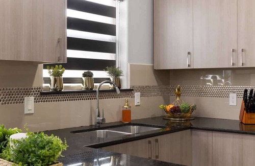 McAllen Casa | Oro Azul Townhome: Where Luxury Meets Comfort