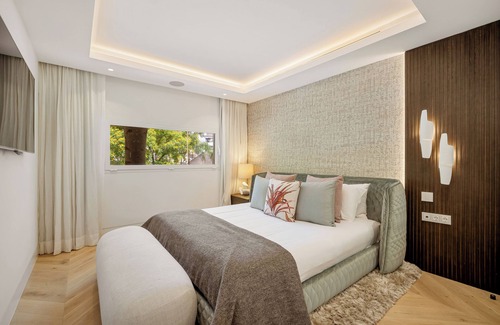 Marbella Cama Y Desayuno | Orquídea 2.1 - A Luxurious Duplex in Persian Gardens, Puente Romano