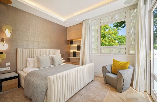 Marbella Cama Y Desayuno | Orquídea 2.1 - A Luxurious Duplex in Persian Gardens, Puente Romano