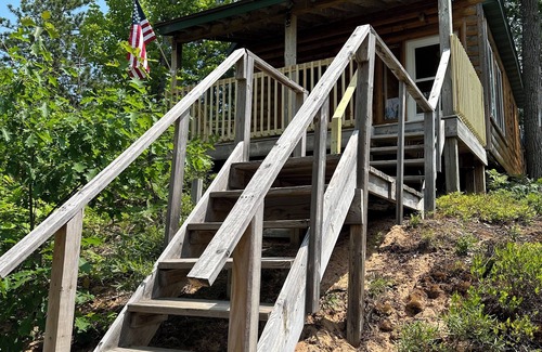 Newberry Cabina | ORV/ATV/4x4 access only. REMOTE. Camping in a cabin. RUSTIC.