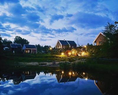 Podjazy Casa | Osada Skoczkowo komfortowe domki z jacuzzi nad jeziorem- sauna- balia- prywatny staw wędkarski
