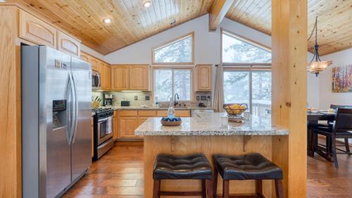 Truckee Casa | Oslo Haus by AvantStay Cabin Retreat Near Northstar Downtown Truckee
