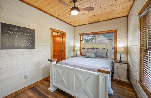 Pigeon Forge Casa | Osprey Nest Cottage Modern New Cabin