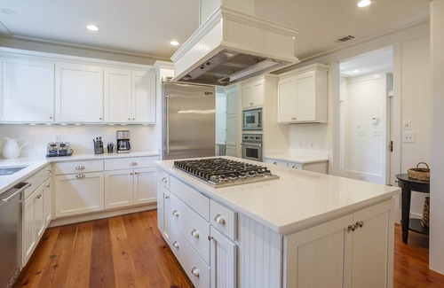 Palmetto Bluff Casa | True 4 Bedroom Village Home con área común grande y envoltura alrededor de porche