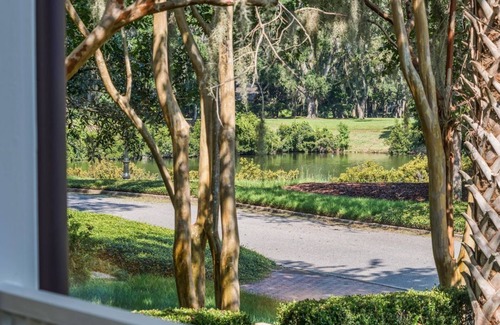 Palmetto Bluff Casa | True 4 Bedroom Village Home con área común grande y envoltura alrededor de porche