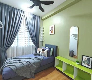 Bandar Baru Bangi Apartamento | Ostia New Designer Spacious 4 BR w Netflix & Wifi