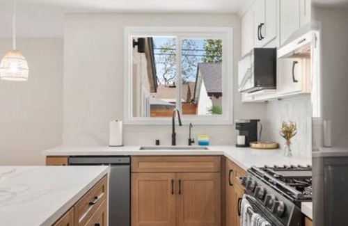 The Plaza Casa | Ostrom · Modern heated pool&spa + 5 mi to beach