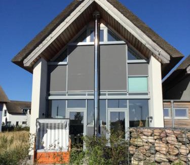 Heiligenhafen Casa | Ostsee - Reetdachhaus Nr 4 "Ostseeperle" im Strand Resort