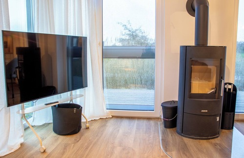 Tossens Casa | Ostwind - peace and quiet on the dyke. Sauna. Family time.