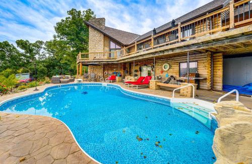 Ottawa Casa | Ottawa Cabin Hot Tub, Wraparound Deck, Games