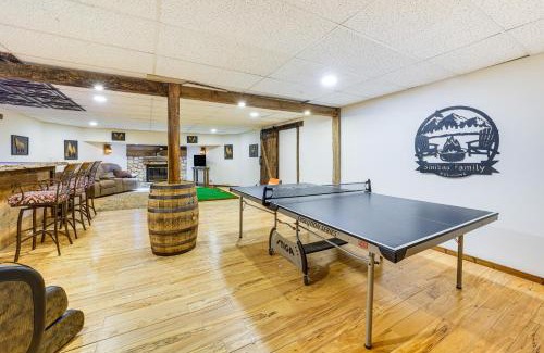 Ottawa Casa | Ottawa Cabin Hot Tub, Wraparound Deck, Games