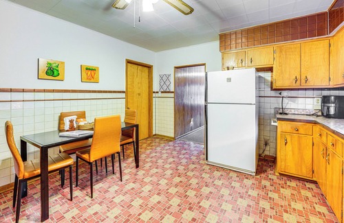 Ottawa Casa | Ottawa Home w/ Porch, Near Starved Rock State Park
