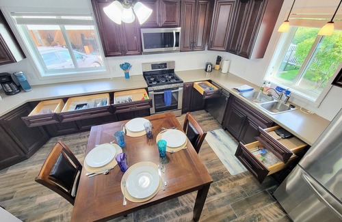 Ottawa Casa | Ottawa Oasis! Pool, Game room, Pet Friendly!