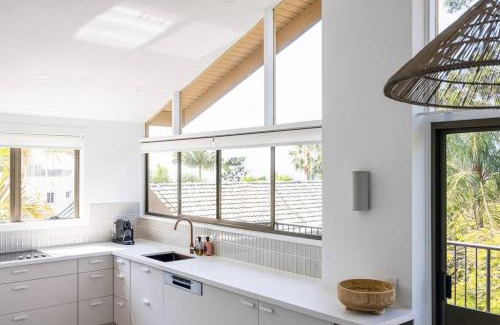 Noosa Heads Casa | Otto Descola - Views, walk to Hastings St & beach