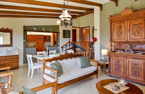 Kea Casa | Otzia Bay House with a sea view, only 5 minutes by foot to the beach of Otzia.