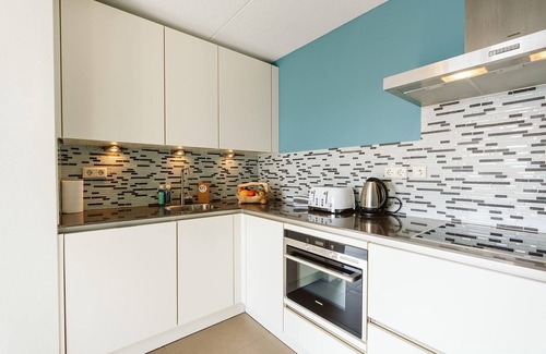 Ouddorp Casa | Ouddorp – Marina Port Zélande luxurious vacation apartment, anchored directly to the yacht harbour and Grevelingen, beach reachable by foot (5 minutes).