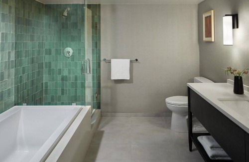 Lower Pacific Heights Casa | Our bright and airy guest rooms are the ideal place to unwind!!