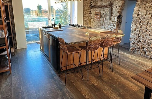 Maisdon-sur-Sevre Casa | Our favorite house-Pont Caffino-Pretty farmhouse in the middle of the Nantes vineyards