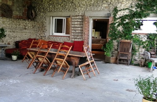 Laloubere Casa | Nuestra casa rural les da la bienvenida frente a la cadena de los Pirineos.