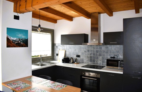 Mandello del Lario Casa | Our Happy Place Detached vacation home with garden