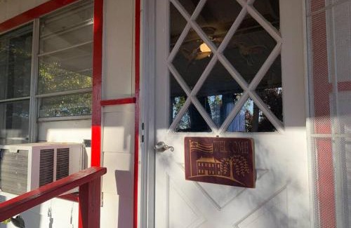 Wills Point Casa | Our Hummingbird Cottage FREE FOOD
