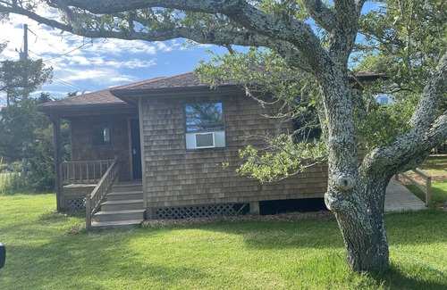 Hatteras Cabaña | Our Lucky Charm is a cottage on the waterway in Hatteras Village