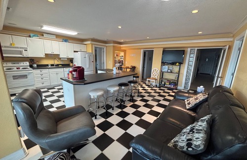 Sandbridge Casa | Our Sand Castle-Waterfront, Private Pool, Beach, Dock, Fishing, Kayaks, Sunsets!