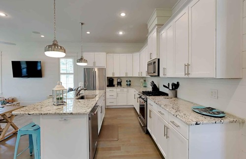 Lakeside at Blue Mountain Beach Casa | Our Treasure | Stunning View, Pool, Beach Access!
