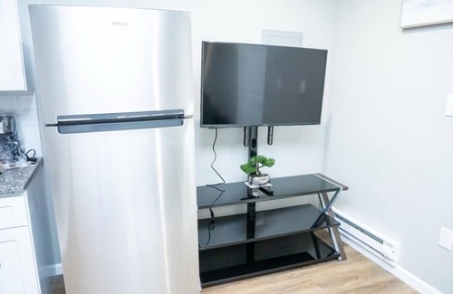 Overbrook Apartamento | Ousby Luxury apartment unit 2. 1-bedroom with AC, WiFi