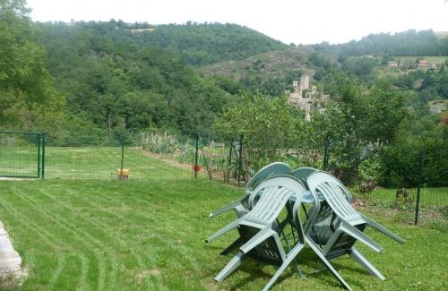 Belcastel Apartamento | Oustal haut